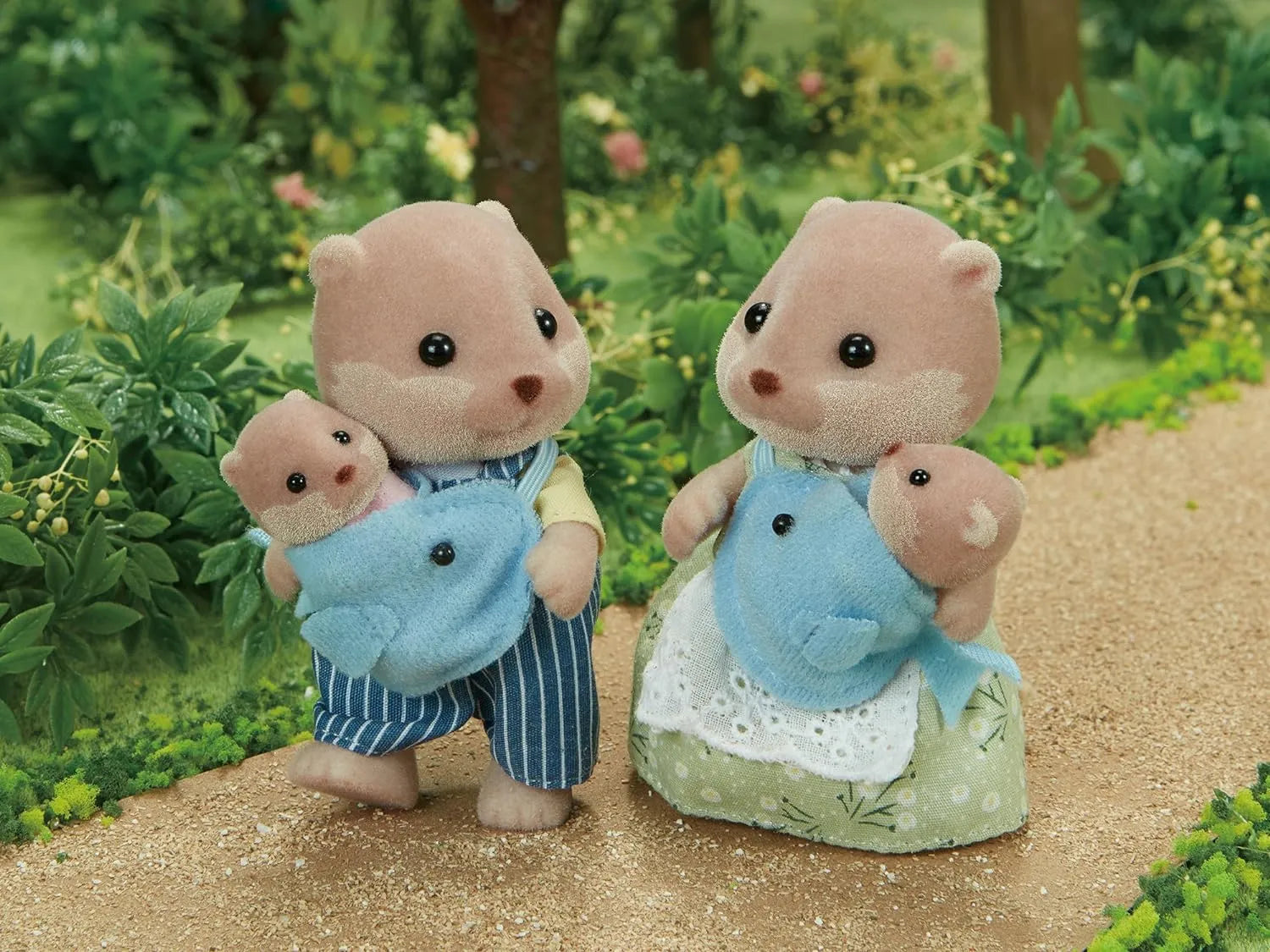 Epoch Epoch Sylvanian Families Dolls Otter Family Fs-32- Japan Figure Store - #1 Bring To You The Best Japanese Goods