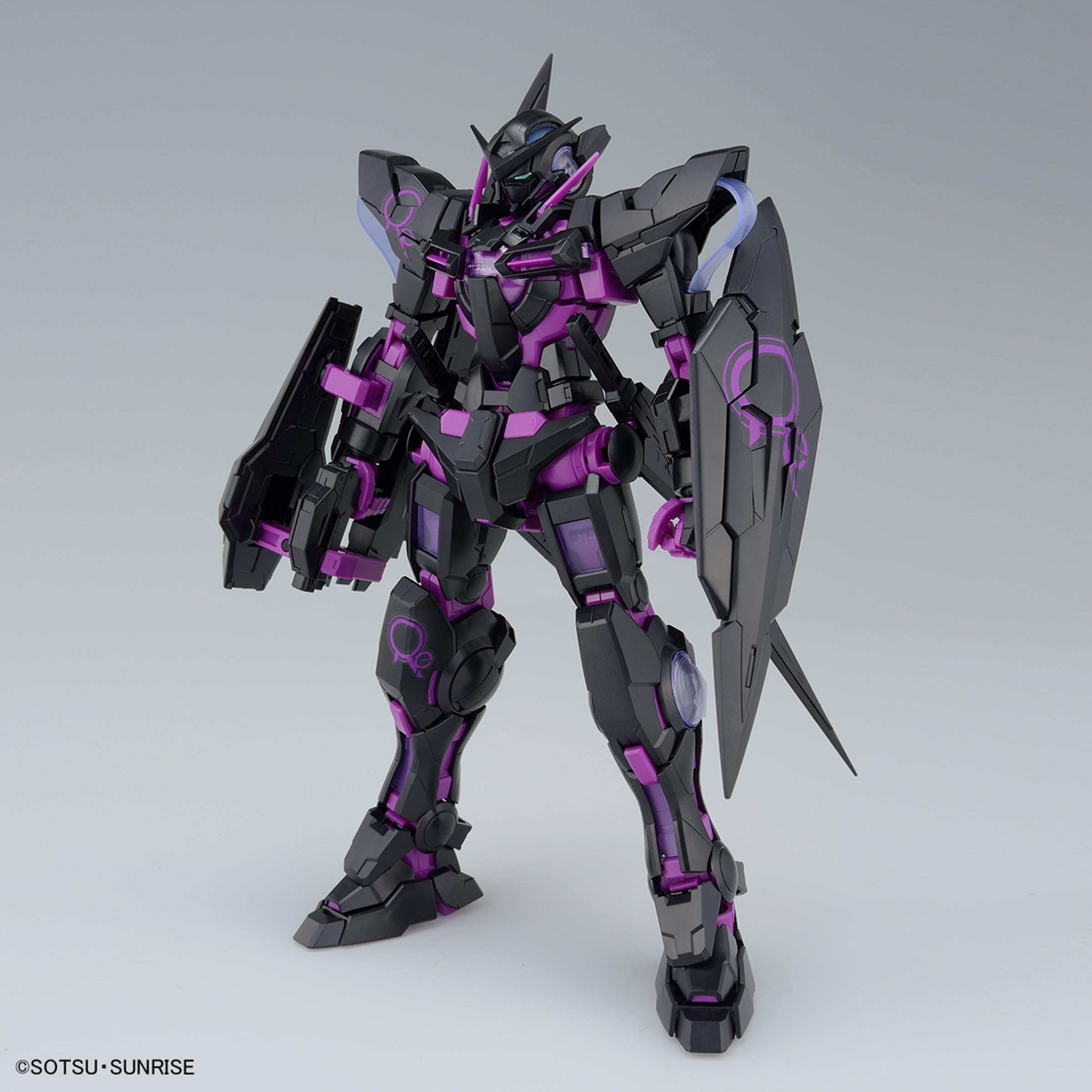 Bandai MG 1/100 Gundam Exia Violet Neon - Mobile Suit Gundam 00 - Édition Exclusive