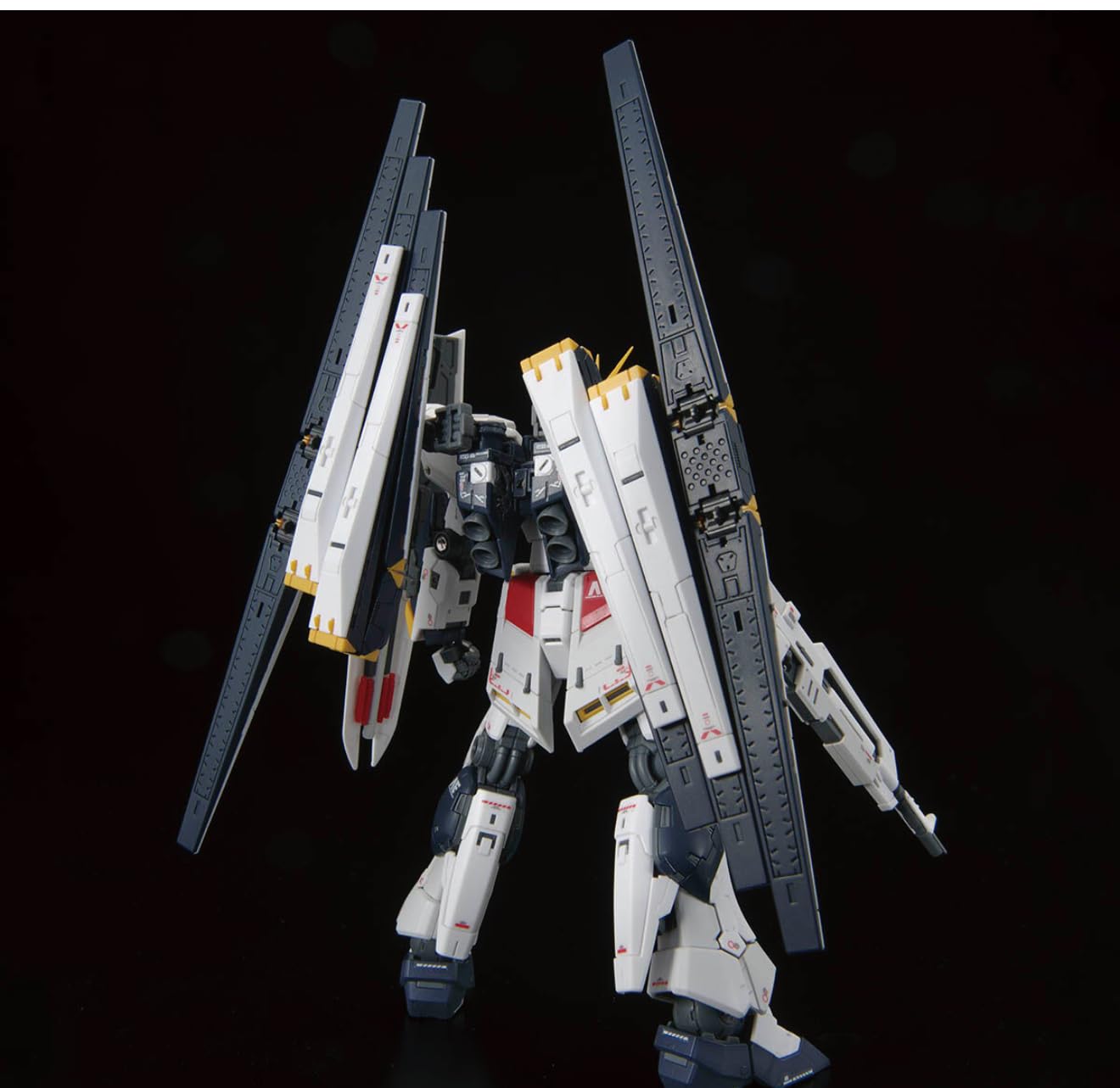 Bandai Spirits RG 1/144 Nu Gundam Double Fin Funnel Modellbausatz