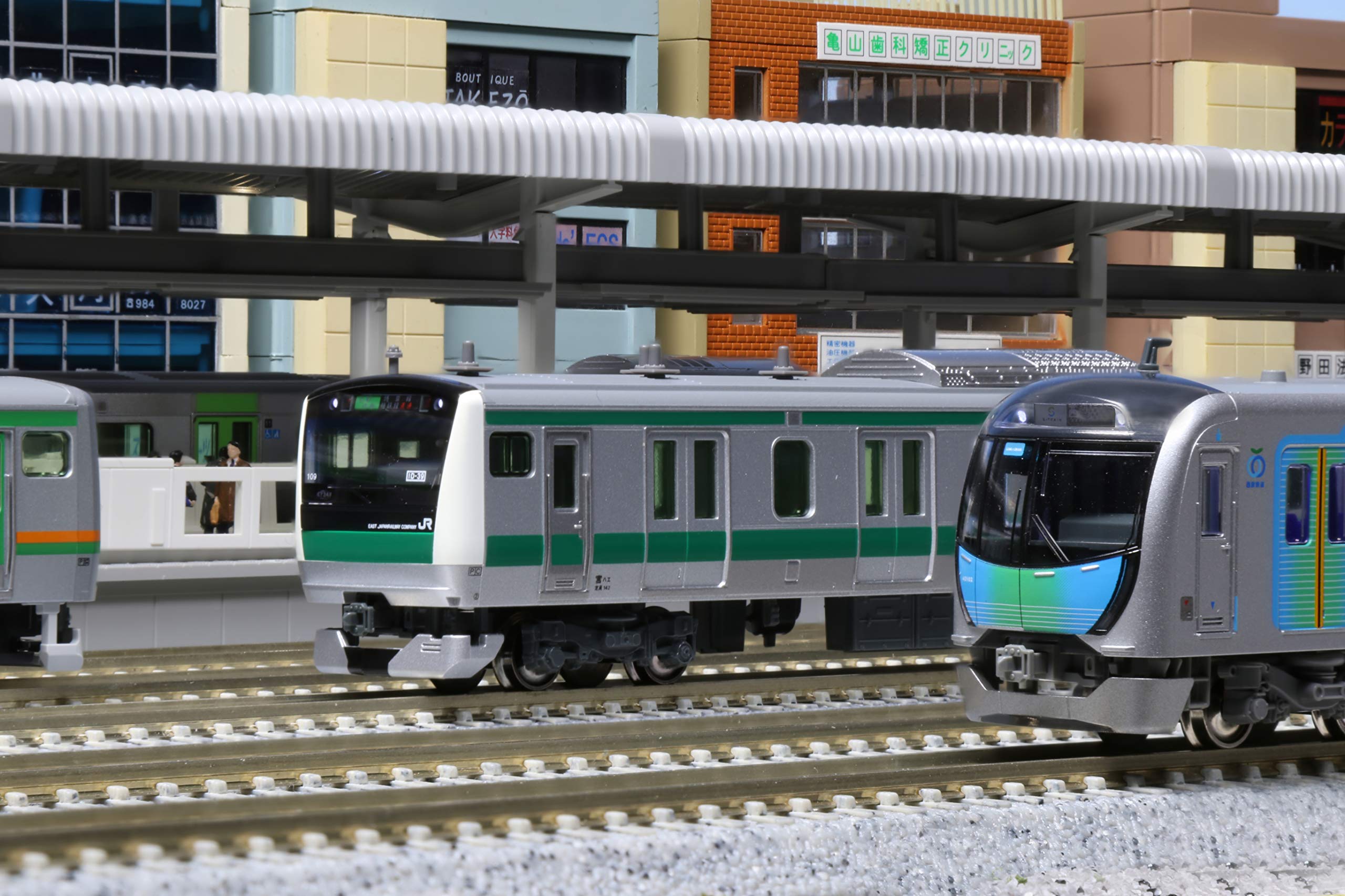 Kato E233 Series 7000 Saikyo Line Model Train 6-Car Add-On Set 10-2110