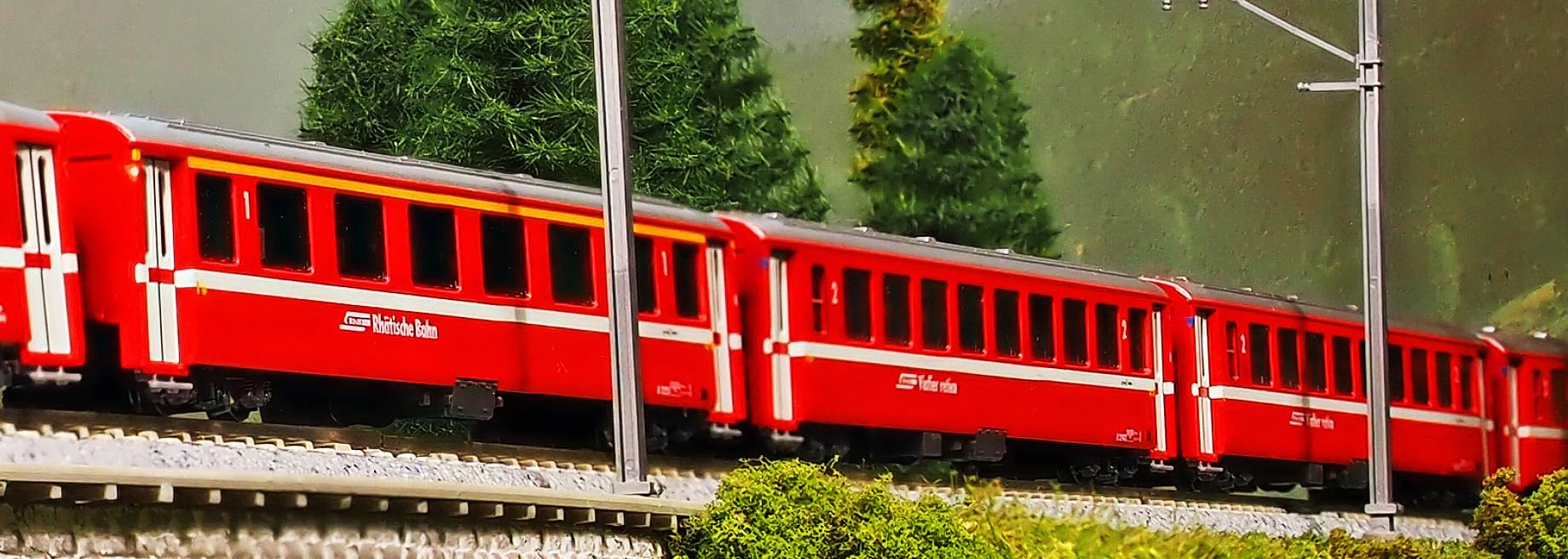 KATO N Gauge Alpine Red Passenger Car Set 10-1413 - 4 Model Trains