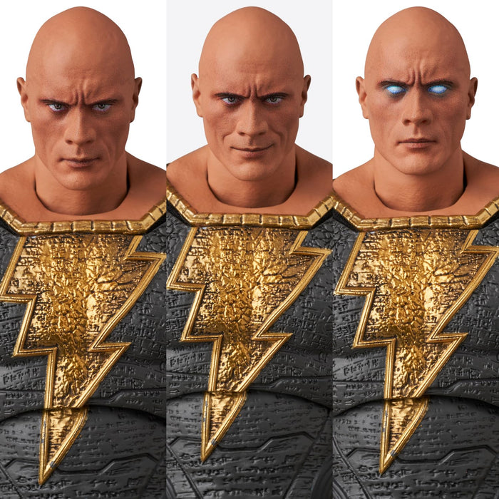 Figurine articulée Medicom Toy Mafex n° 286 Black Adam en costume doré, 165 mm de haut.