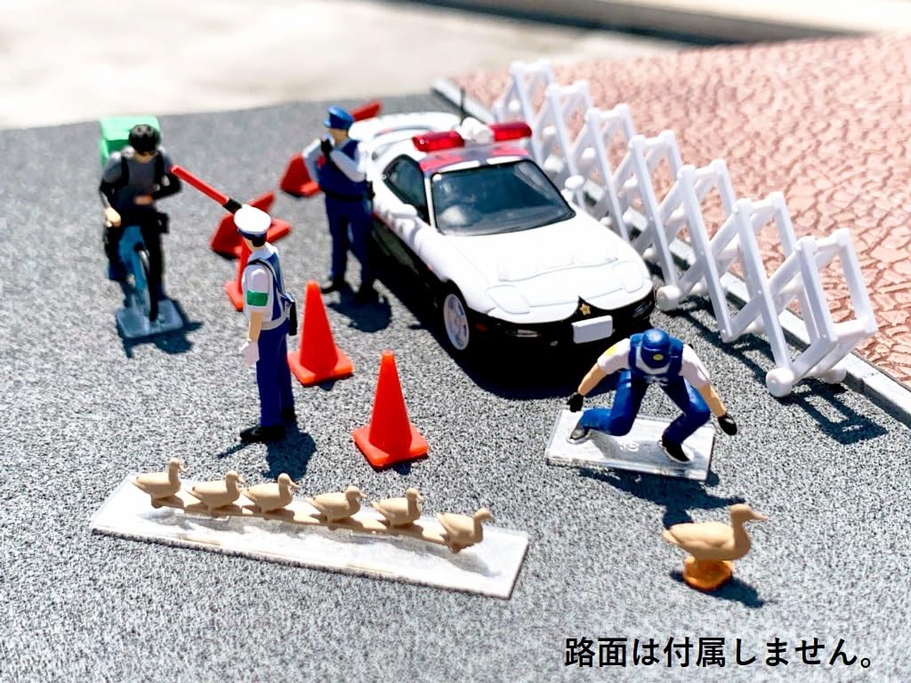 Tomytec Diocolle 64 Police Car Set with Accessories and Miniature Car- Japan Figure Store - #1 Bring To You The Best Japanese Goods