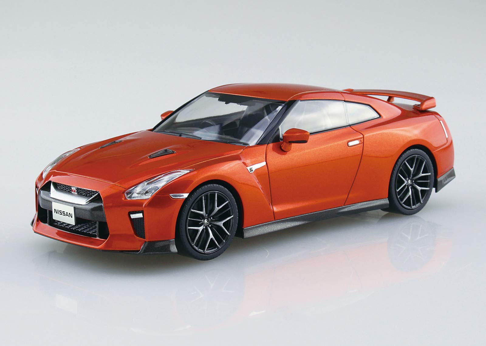 AOSHIMA 56387 07-A Nissan Gt-R Ultimate Shiny Orange 1/32 Scale Pre-Painted Snap-Fit Kit- Japan Figure Store - #1 Bring To You The Best Japanese Goods