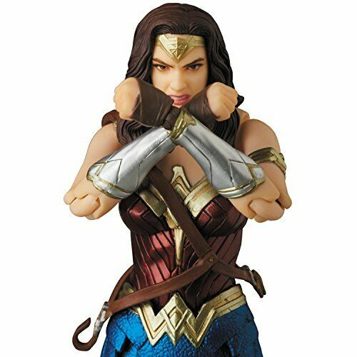 Medicom Toy Mafex No.048 Wonder Woman Wonder Woman Ver. Figure- Japan Figure Store - #1 Bring To You The Best Japanese Goods
