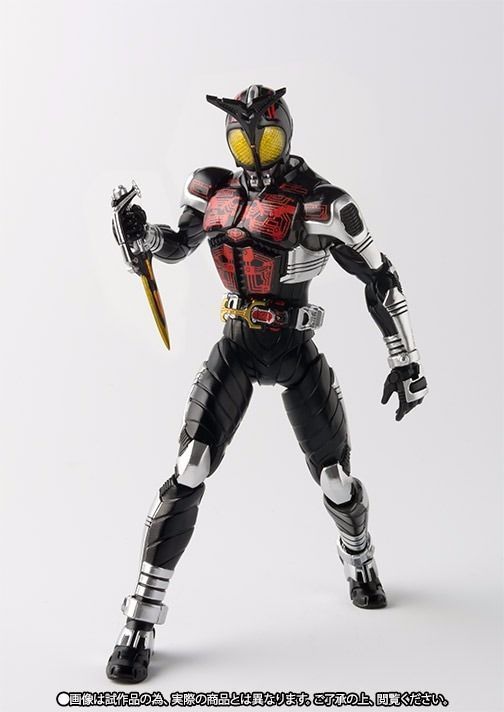 S.h.figuarts Masked Kamen Rider Kabuto Dark Kabuto Renewal Ver Figure Bandai- Japan Figure Store - #1 Bring To You The Best Japanese Goods