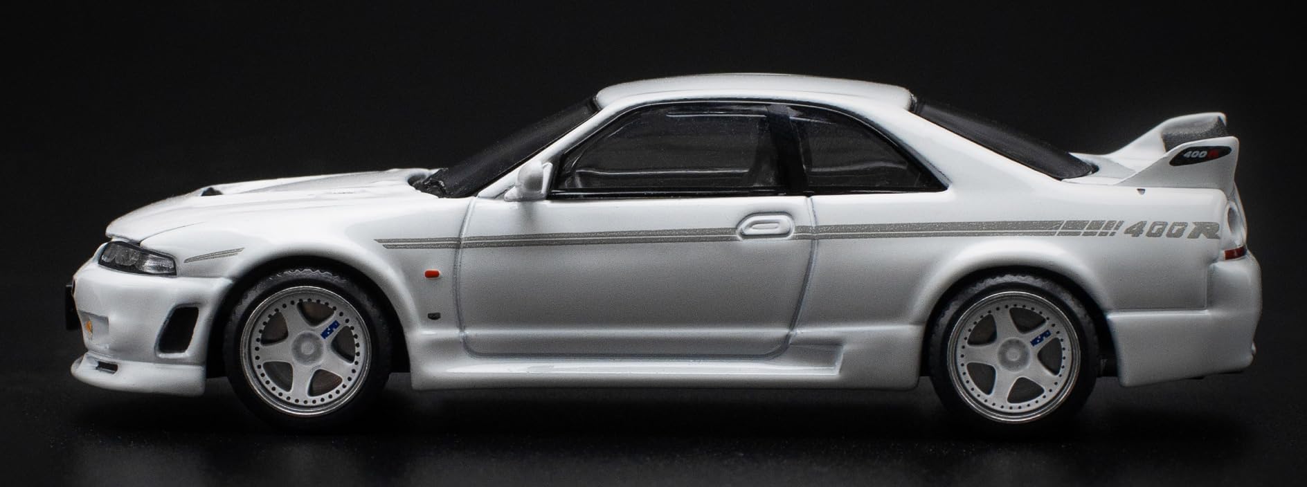 Works 1/64 Nissan GT-R R33 Nismo 400R White Diecast Model Car- Japan Figure Store - #1 Bring To You The Best Japanese Goods