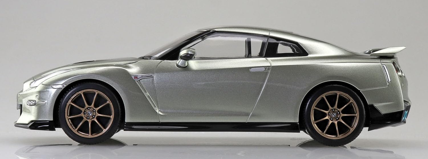 Aoshima 1/32 Rakupla Snap Kit Nissan GT-R 2024 Millennium Jade Model