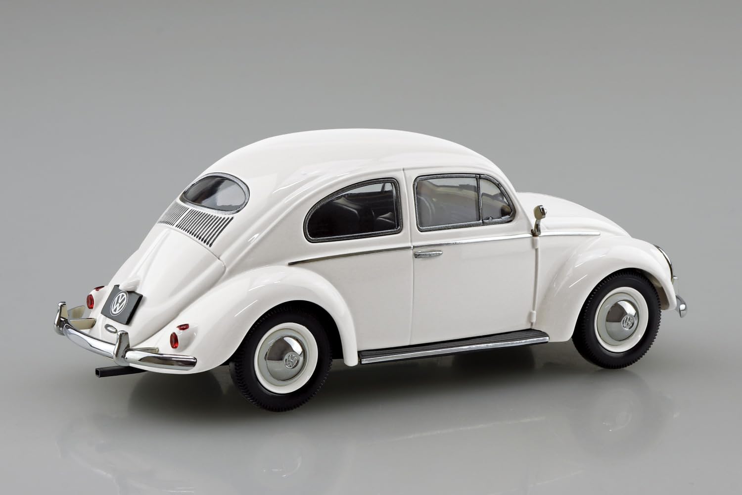 Aoshima 1/32 Rakupla Snap Kit VW Beetle Pearl White Pre-Colored Model