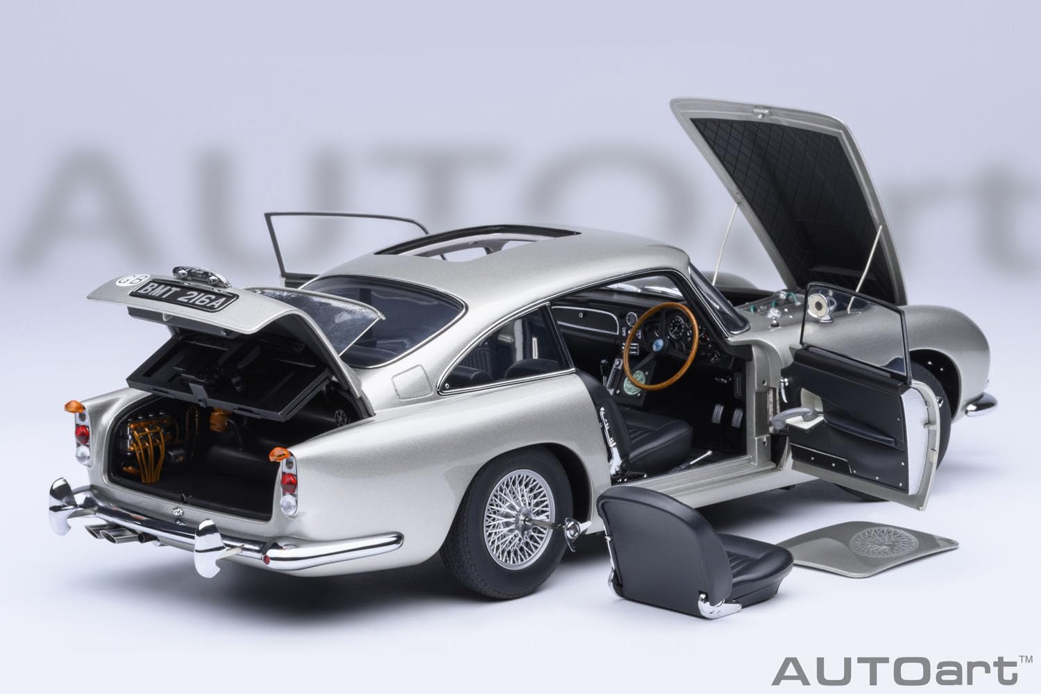 Autoart 1/18 Aston Martin DB5 007 Goldfinger Bond Car Model 70296