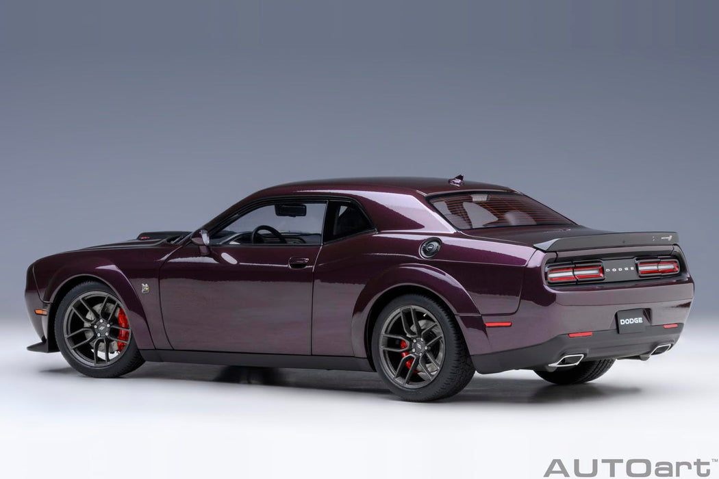 Autoart 1:18 Dodge Challenger R/T Scat Pack Widebody 2022 Metallic Purple