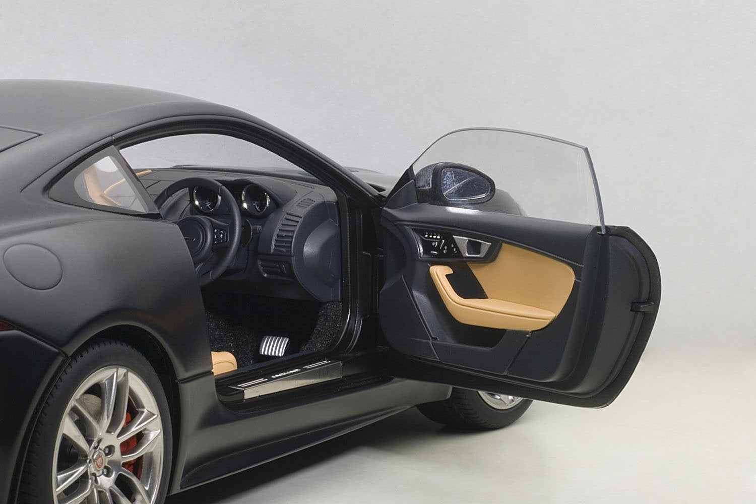 Autoart 1/18 Jaguar F-Type R Coupe 2015 Matte Black Diecast Model- Japan Figure Store - #1 Bring To You The Best Japanese Goods