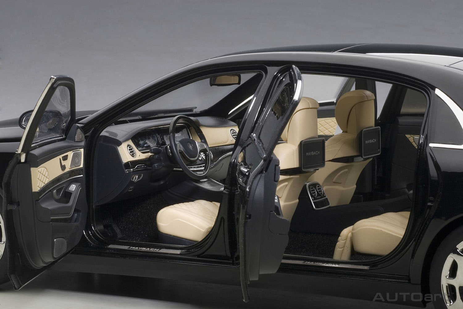 Autoart 1/18 Scale Mercedes-Maybach S 600 Black Model Car- Japan Figure Store - #1 Bring To You The Best Japanese Goods