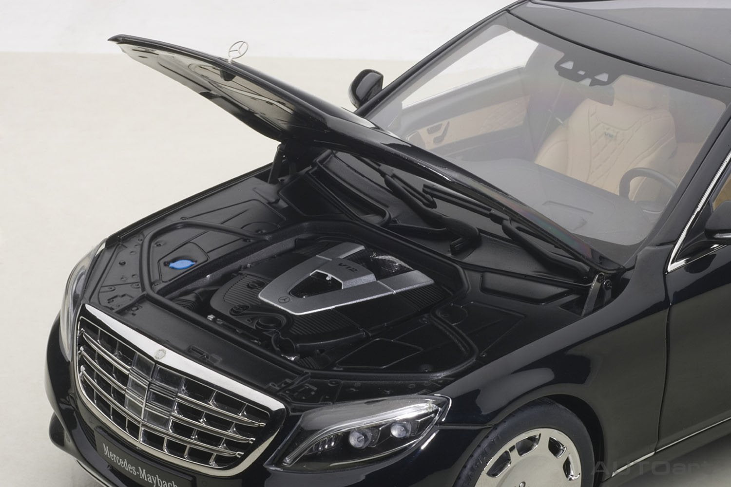 Autoart 1/18 Scale Mercedes-Maybach S 600 Black Model Car- Japan Figure Store - #1 Bring To You The Best Japanese Goods