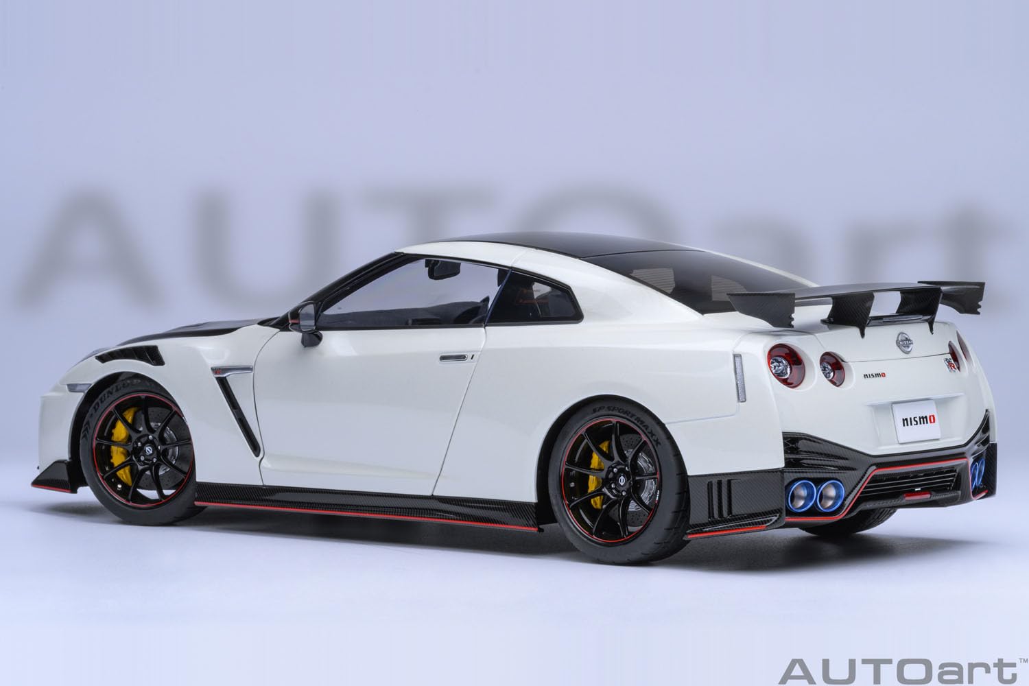 Autoart 1:18 Scale Nissan GT-R R35 Nismo Special Edition Pearl White Model