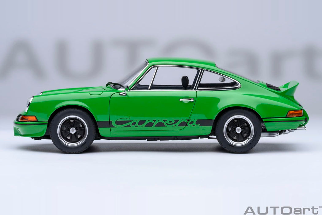 Modèle réduit 1/18 de la Porsche 911 Carrera 2.7 RS, couleur vert Viper avec bandes noires, de la marque Autoart.