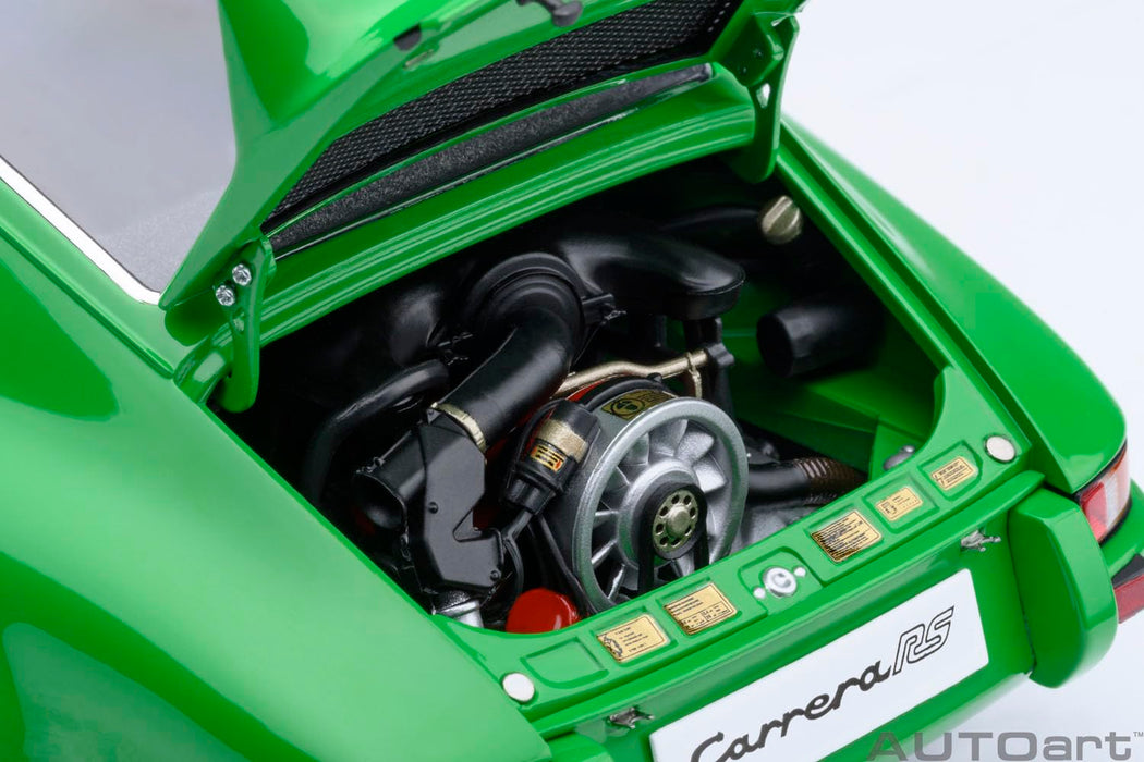 Modèle réduit 1/18 de la Porsche 911 Carrera 2.7 RS, couleur vert Viper avec bandes noires, de la marque Autoart.