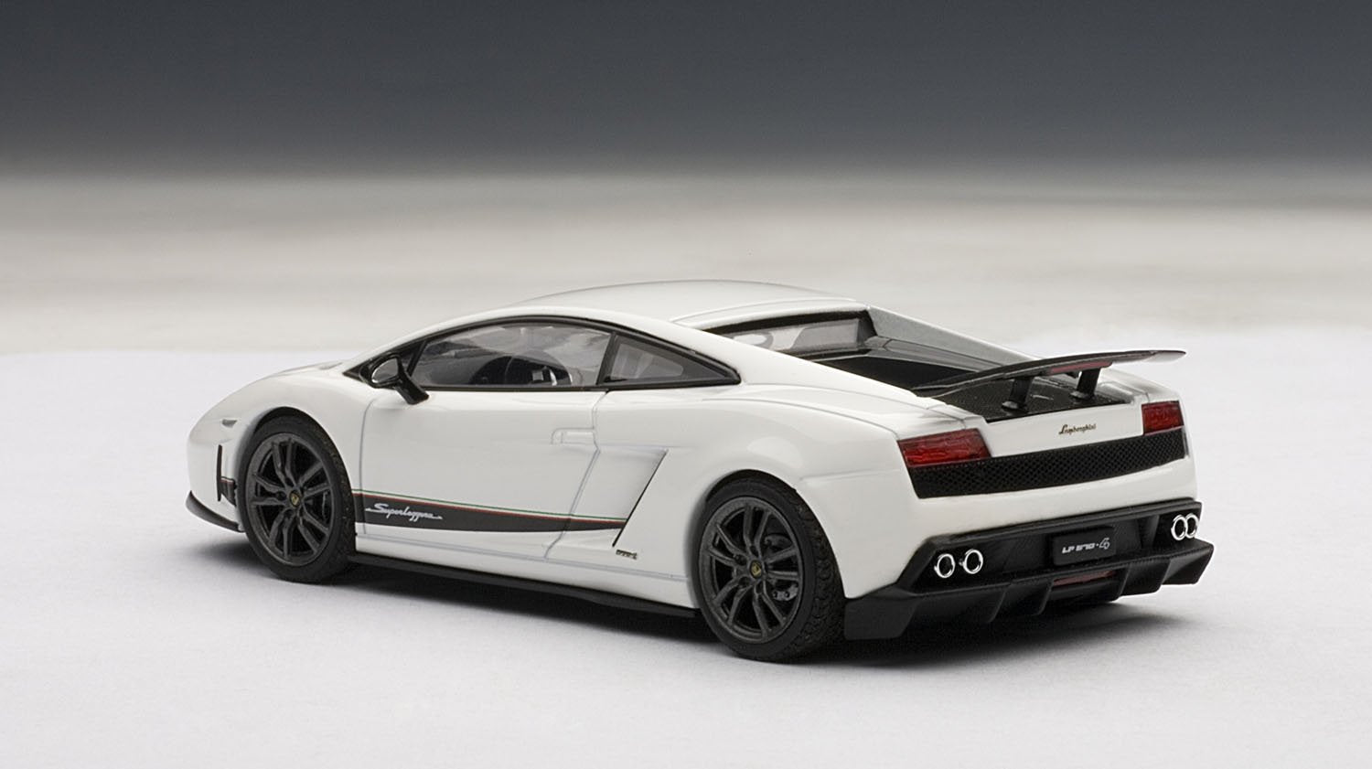 Autoart 1/43 Lamborghini Gallardo LP570-4 Superleggera White Model Car- Japan Figure Store - #1 Bring To You The Best Japanese Goods