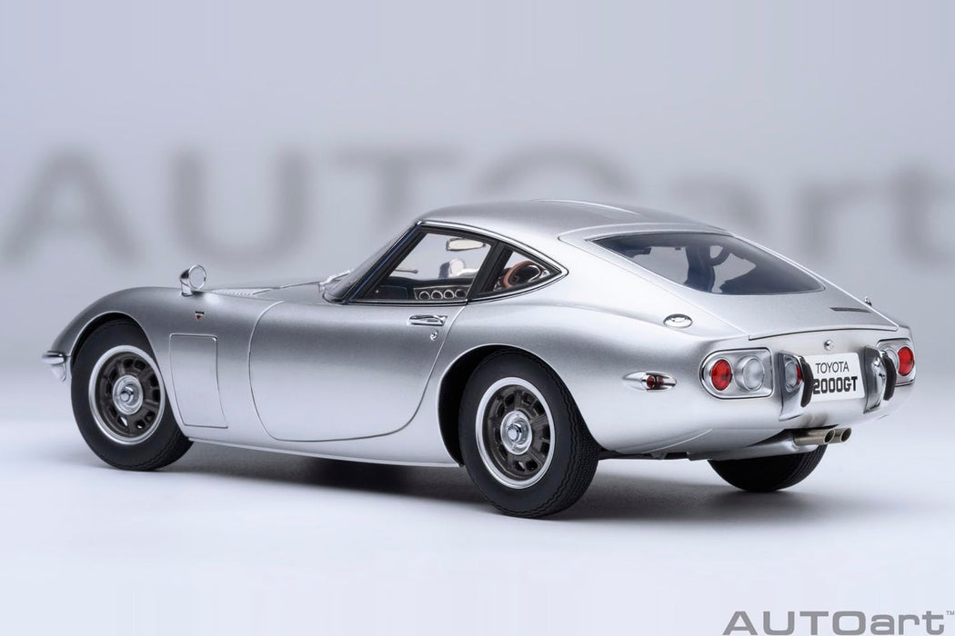 Modèle réduit en métal moulé sous pression Autoart Toyota 2000GT 1967 argent 79548