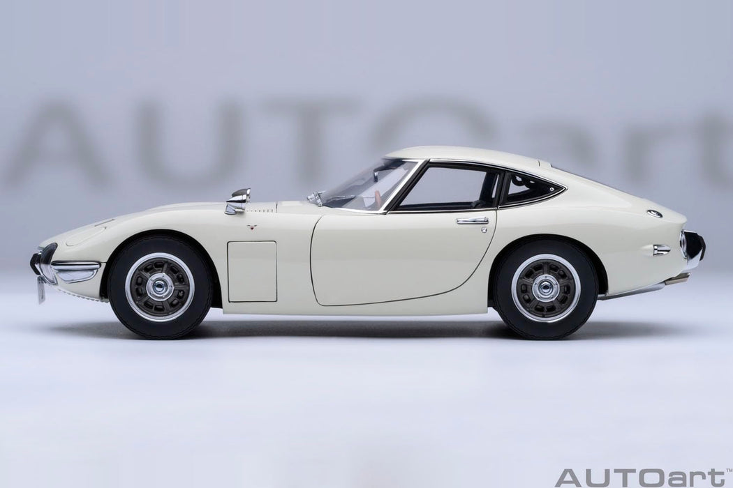 Autoart Toyota 2000GT 1967 Blanche Modèle 79546 - Réplique de voiture en métal moulé sous pression