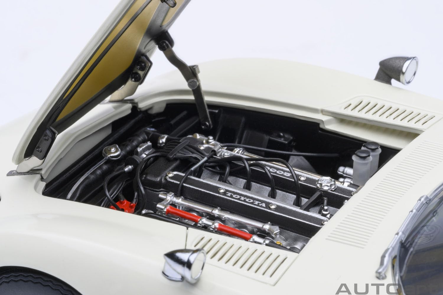Autoart Toyota 2000Gt 1967 White Model 79546 - Diecast Car Replica