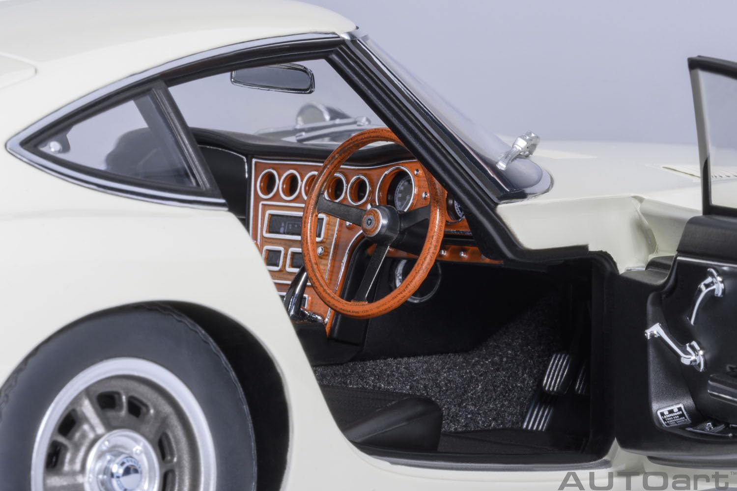 Autoart Toyota 2000Gt 1967 White Model 79546 - Diecast Car Replica