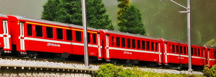 KATO N Gauge Alpine Red Passenger Car Set 10-1413 - 4 Model Trains