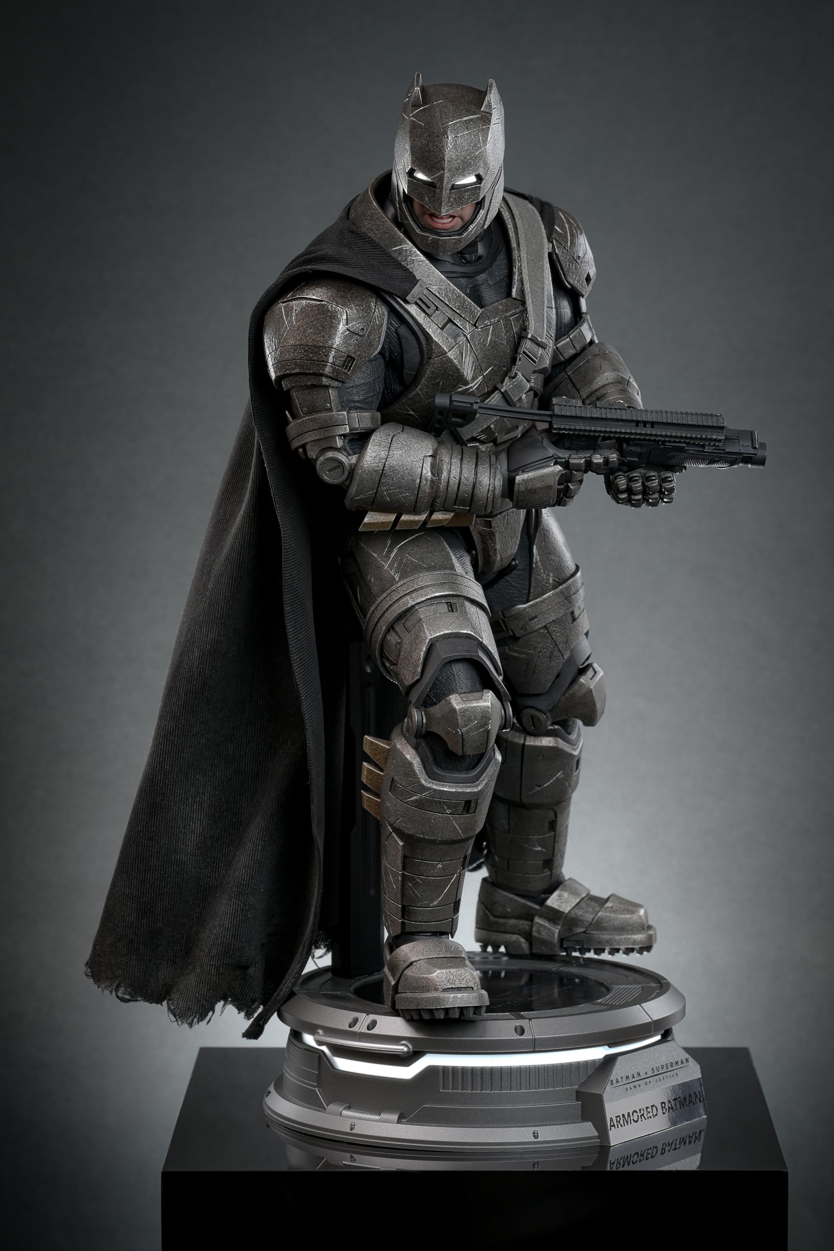 Hot Toys Movie Masterpiece Diecast Armored Batman 1/6 Scale Figure 2.0