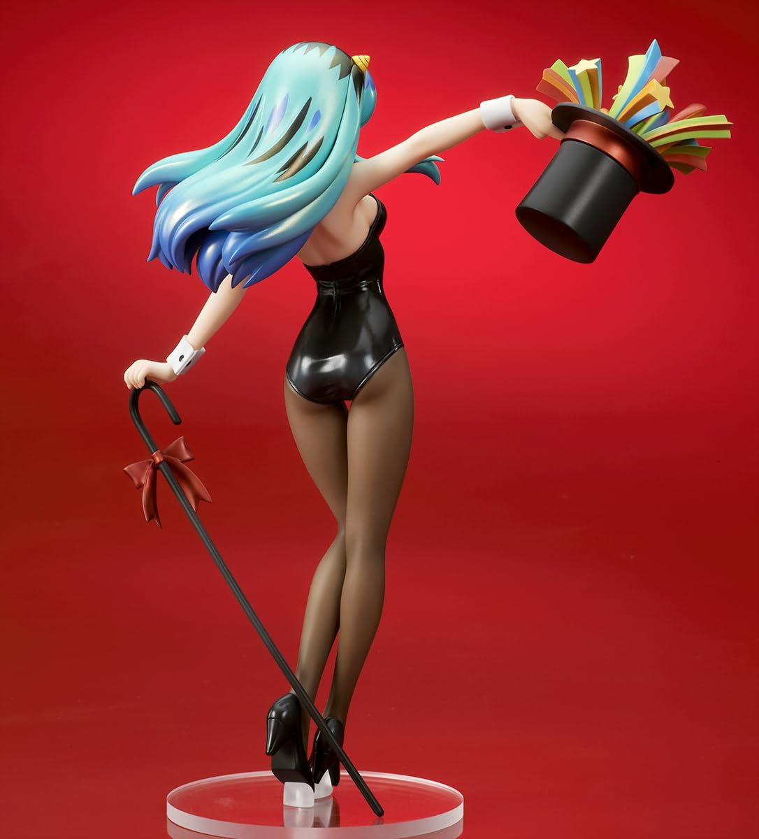 Figurine Quesq Lum Bunny Girl 1/7ème échelle en PVC pré-peint, tirée de Urusei Yatsura.
