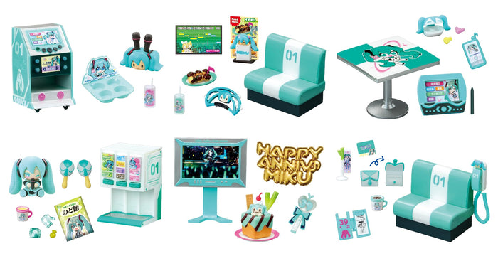 Re-Ment Hatsune Miku Karaoke Box 1 : Dimensions compactes H120 x L145 x P185 mm, en PVC et ABS.