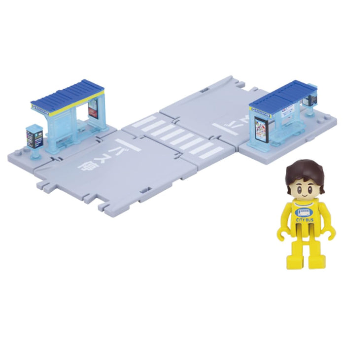 Takara Tomy Tomica Town Bus Stop with Passengers Mini Car Toy for Ages 3+- Japan Figure Store - #1 Bring To You The Best Japanese Goods