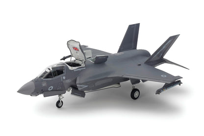 Tamiya 1/72 F-35B Lightning II Model Kit Warbird Series 60793
