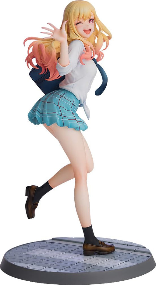 Max Factory That Dress-Up Doll Falls In Love Marin 1/7 Scale Painted Figure- Japan Figure Store - #1 Bring To You The Best Japanese Goods