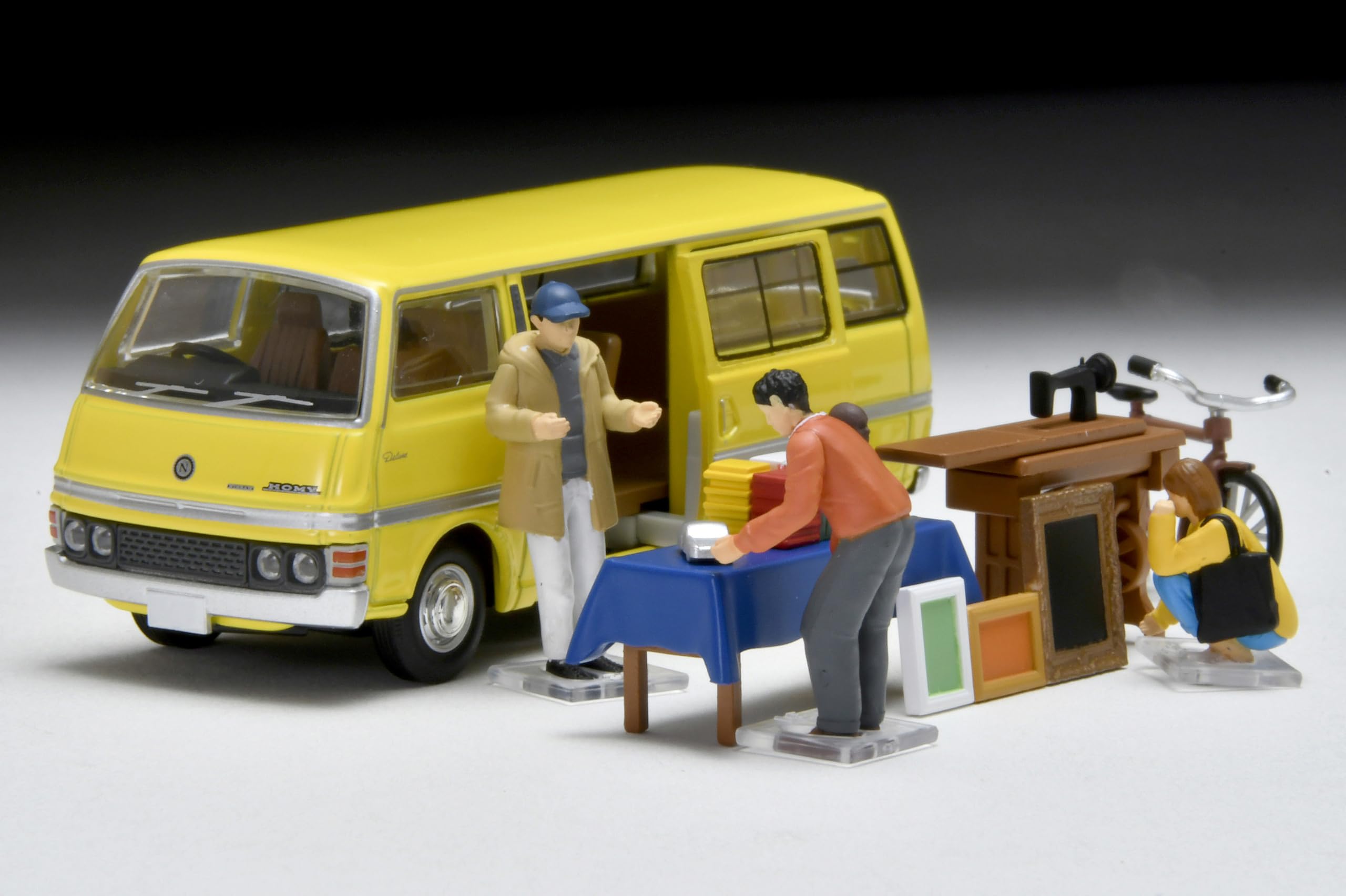 Tomytec Geocolle 1/64 Scale Car Snap 25A Flea Market Set with Doll 325246