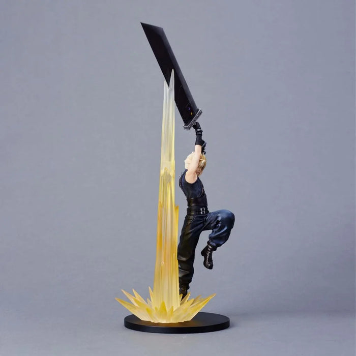 Square Enix Final Fantasy VII Regeneration Cloud Statue War Edition