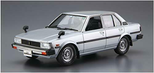 Aoshima 1/24 Scale Toyota E71 / 70 Corolla Sedan Gt / Dx 1979 Plastic Model Kit