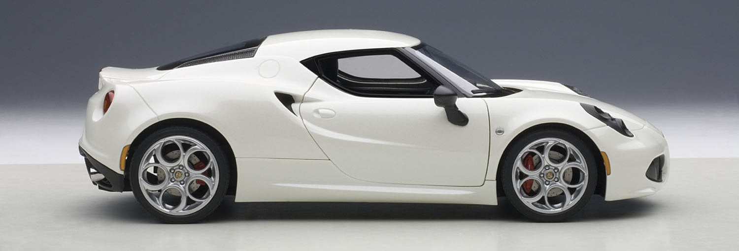 Autoart 1/18 Alfa Romeo 4C White- Japan Figure Store - #1 Bring To You The Best Japanese Goods