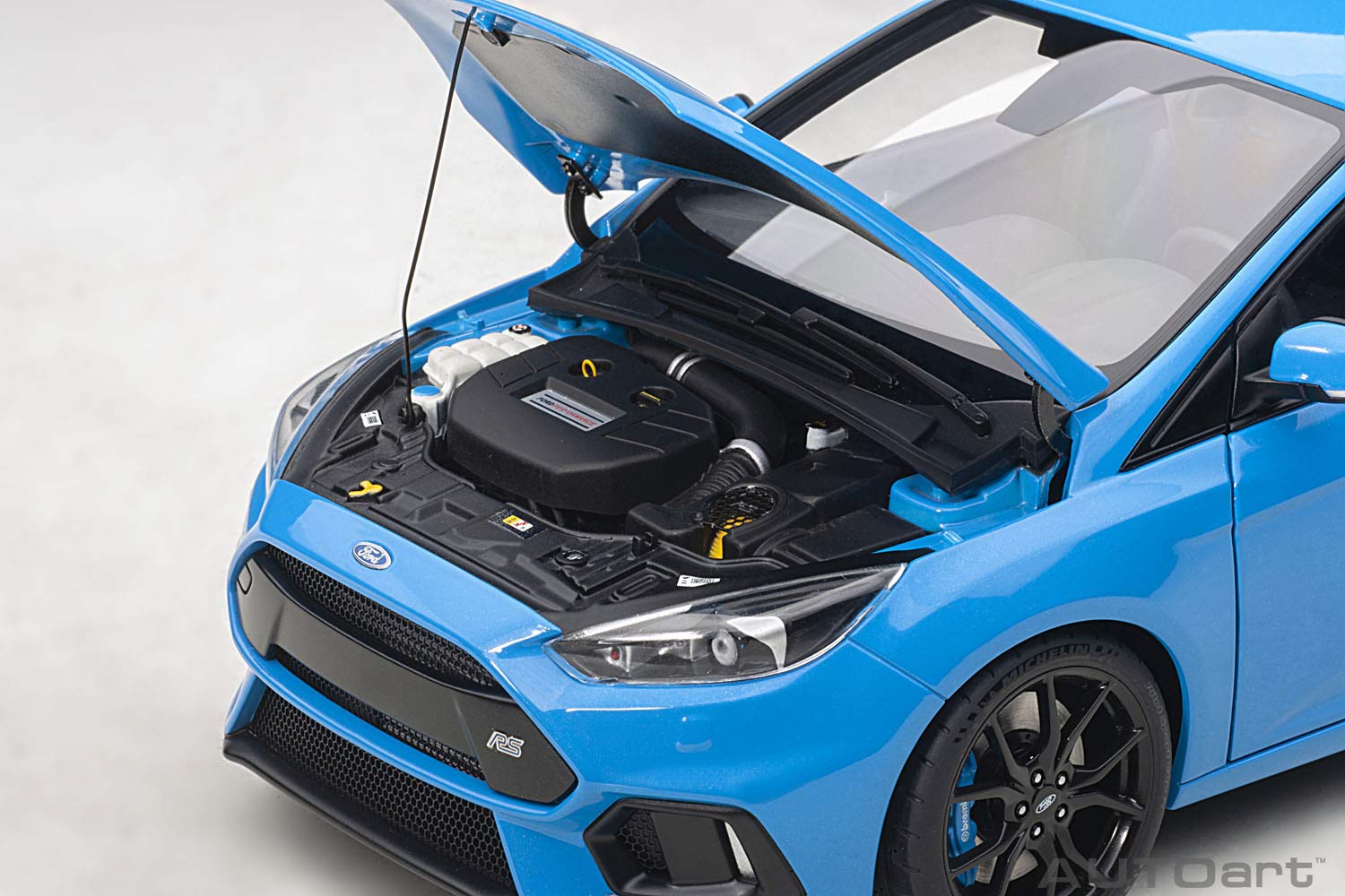 Autoart 1/18 Ford Focus RS Blue- Japan Figure Store - #1 Bring To You The Best Japanese Goods