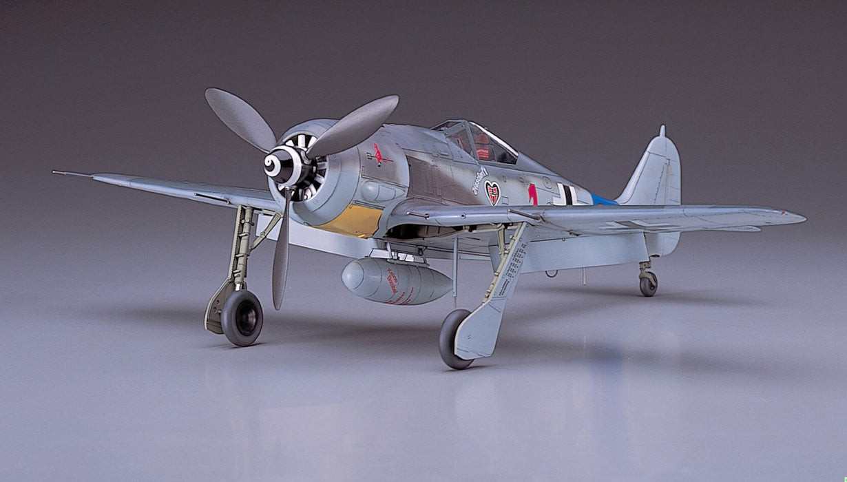 HASEGAWA - St21 Focke-Wulf Fw190A-8 1/32 Scale Kit- Japan Figure Store - #1 Bring To You The Best Japanese Goods