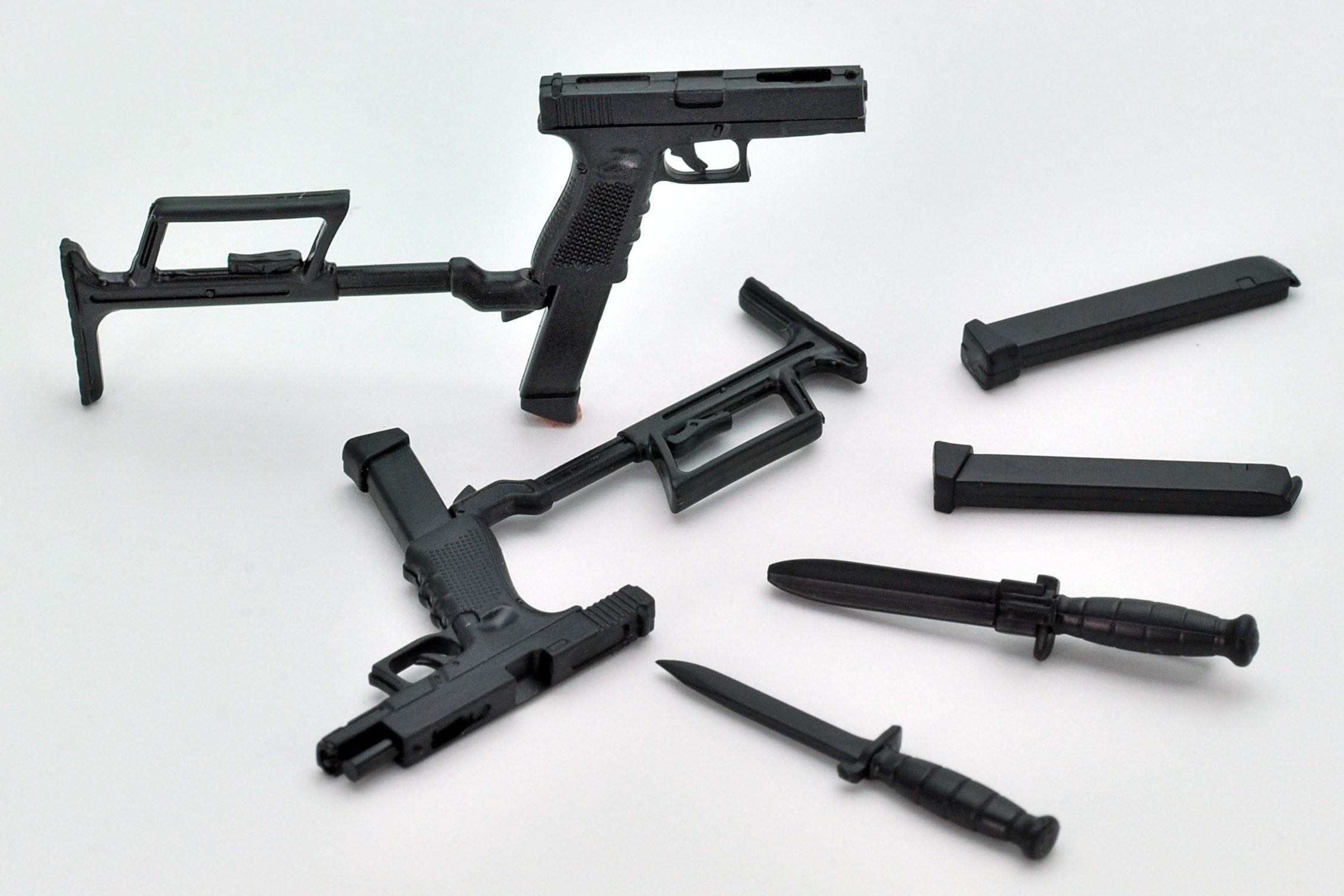 TOMYTEC La028 Military Series Little Armory Glock17 / 18C Type 1/12 Scale Kit- Japan Figure Store - #1 Bring To You The Best Japanese Goods