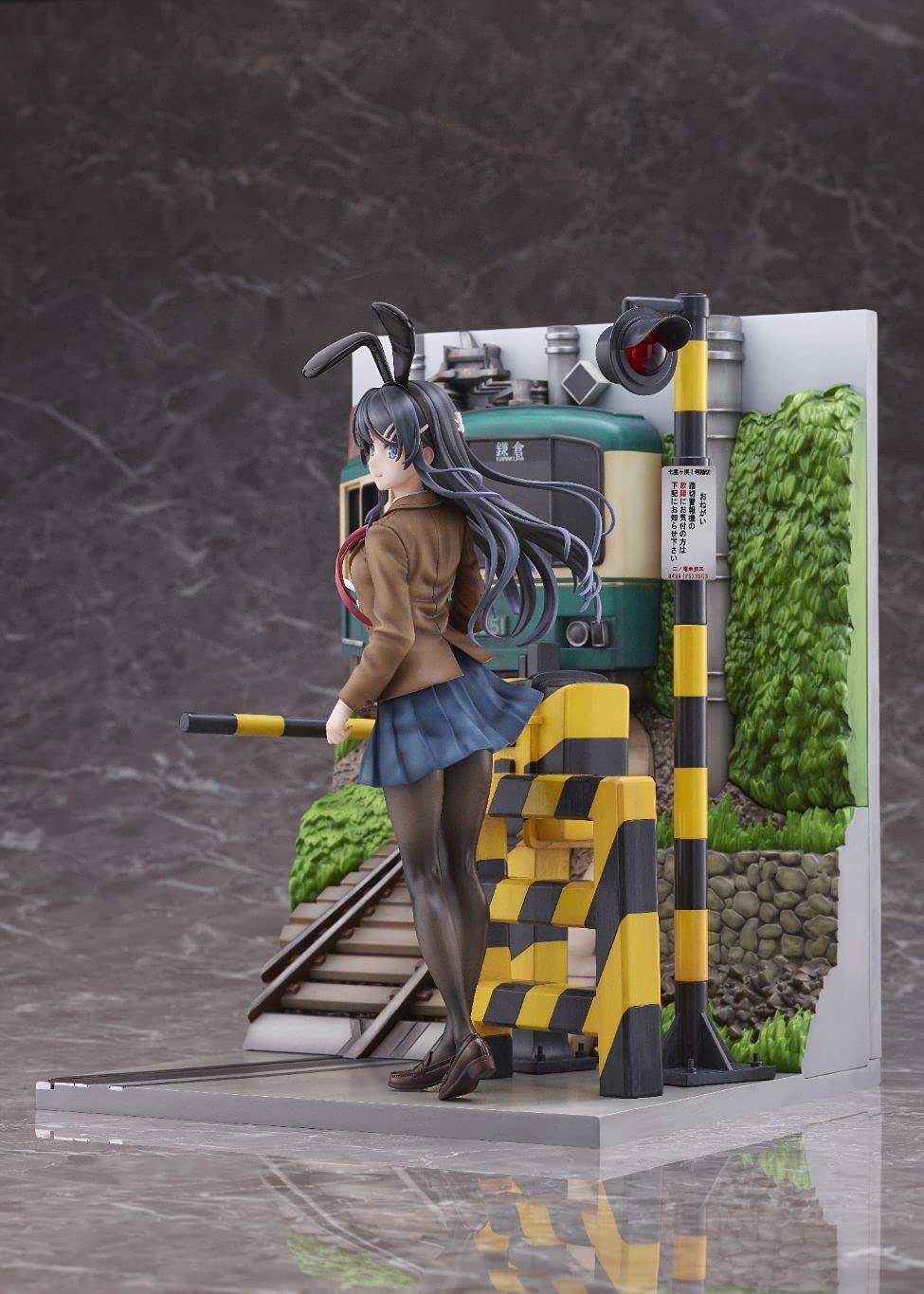 Rascal Does Not Dream of Bunny Girl Senpai Mai Sakurajima: Enoshima Ver. 1/7 Scale Figure- Japan Figure Store - #1 Bring To You The Best Japanese Goods