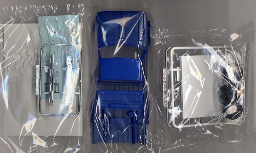 AOSHIMA - 28421 Toyota Hilux Lowrider - Pick Up Truck 1/24 Scale Kit- Japan Figure Store - #1 Bring To You The Best Japanese Goods
