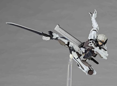 Revoltech Yamaguchi No.140ex Metal Gear Rising Revengeance Raiden White Armor- Japan Figure Store - #1 Bring To You The Best Japanese Goods