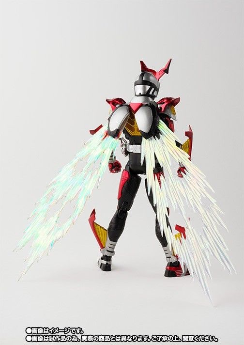 S.h.figuarts Masked Kamen Rider Kabuto Hyper Form Shinkocchou Seihou Renewal- Japan Figure Store - #1 Bring To You The Best Japanese Goods