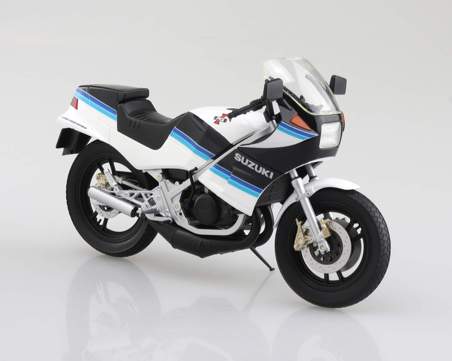 Skynet 1/12 Completed Bike Suzuki Rg250Γ Blue X White- Japan Figure Store - #1 Bring To You The Best Japanese Goods