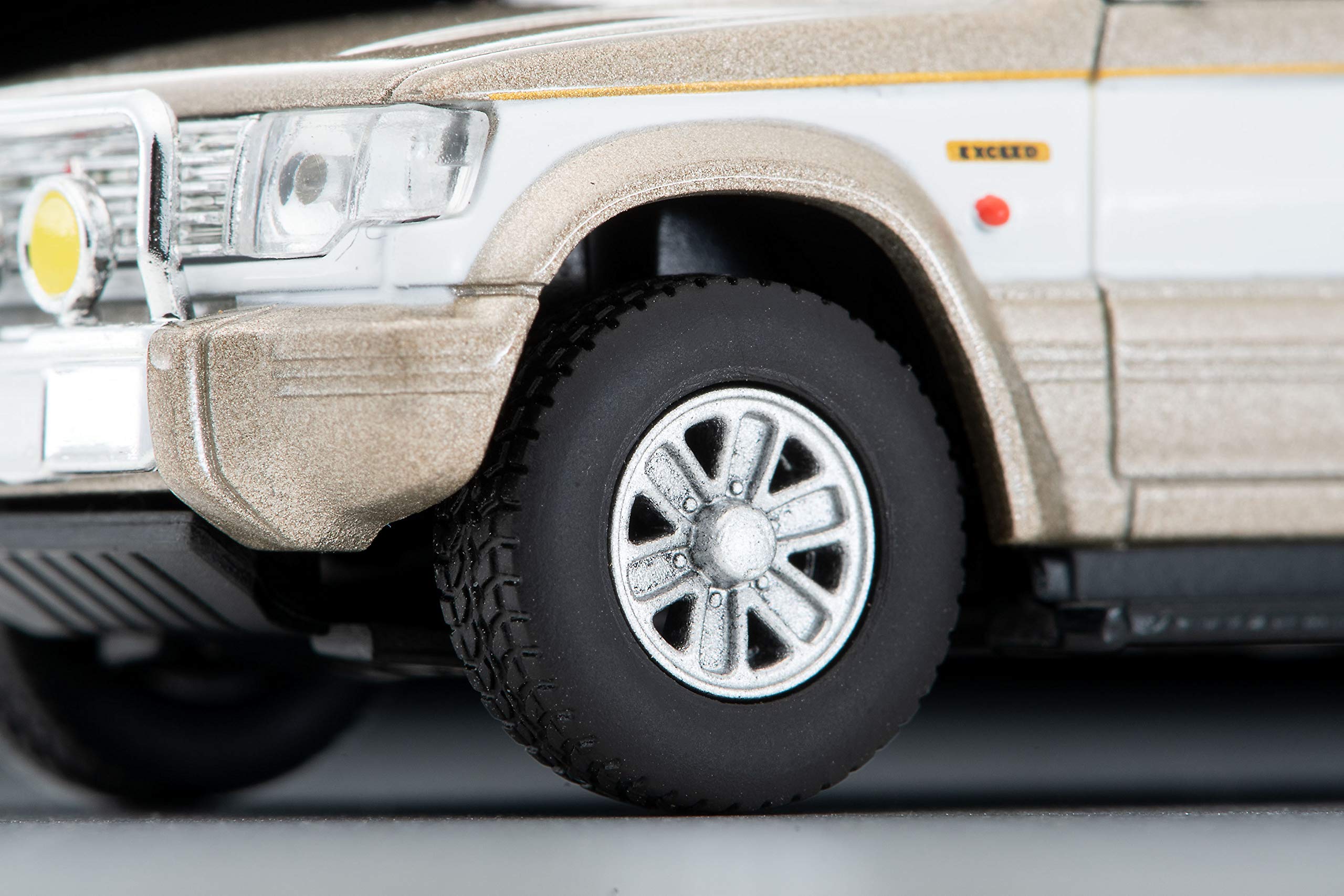 Tomytec Tomica Vintage Neo Mitsubishi Pajero Mid Roof Wide Super Exceed 91 1/64 Beige/White- Japan Figure Store - #1 Bring To You The Best Japanese Goods