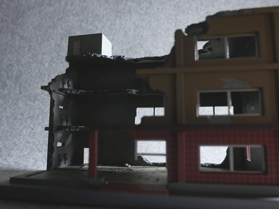 TOMYTEC Dcm03 Diocolle Combat Destroyed Building B 1/144 Scale Kit- Japan Figure Store - #1 Bring To You The Best Japanese Goods