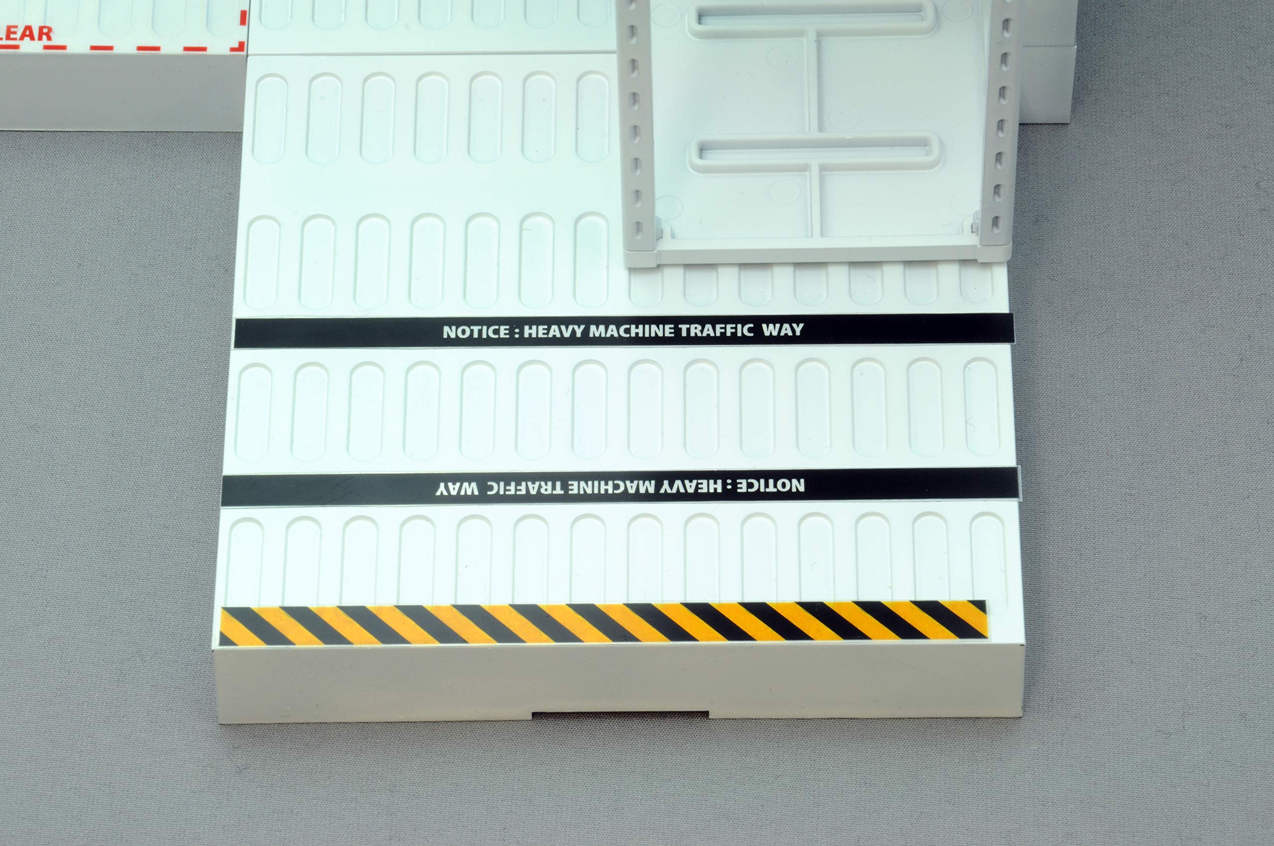 TOMYTEC Ld027 Military Series Little Armory Weapons Room A 1/12 Scale Kit- Japan Figure Store - #1 Bring To You The Best Japanese Goods